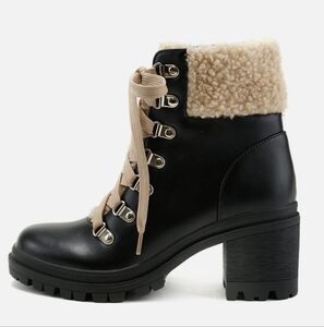 NWOT Soda Women’s Lug Sole Block Heel Fur Ankle Combat Boots Black Tan Lace Up